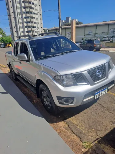Nissan Frontier SV AT. CD 4X4 2.5 TB Dies. Aut. 2015