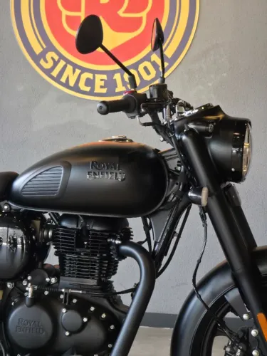 Classic 350cc Black - Duvallyer Rodrigues - 21 9 9271 71 82 - Royal Enfield