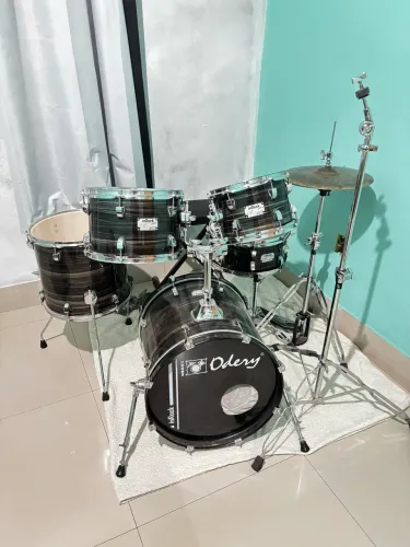 Bateria Odery in rock séries + Hi hat Zeus vintage 