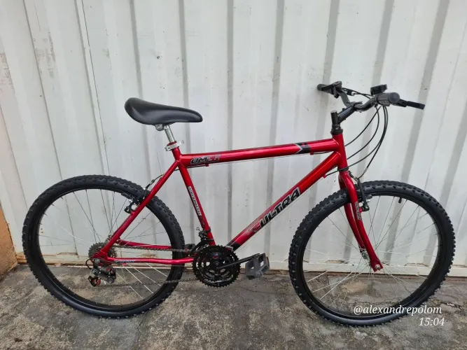 BICICLETA ULTRA ARO 26/18 MARCHAS. (POSSO ENTREGAR)