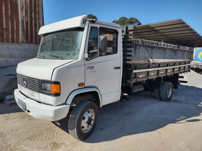 MB 710 Plus ano 2010 Carroceria - Abaixo da Tabela