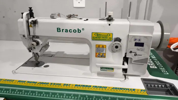 Máquina de costura reta uma agulha transporte duplo 
