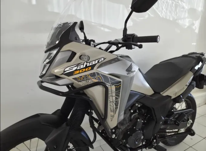 Xre 300 Sahara Adventure 2024