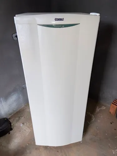 Geladeira cônsul simples. $350
