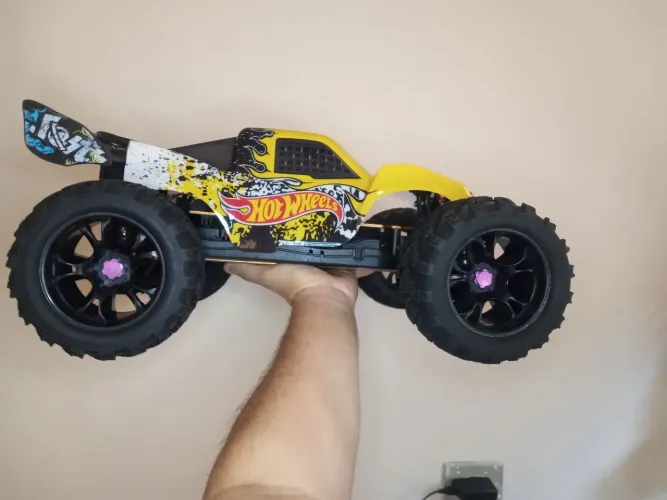 Automodelo dhk zombie 