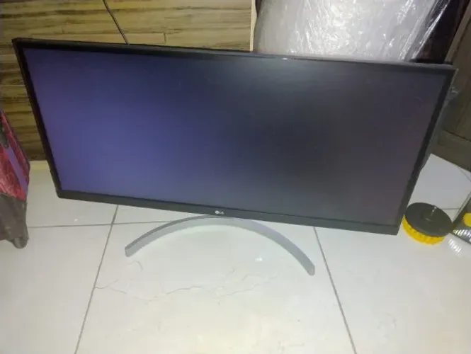 COM DEFEITO - Monitor Ultrawide LG 29 29WK600