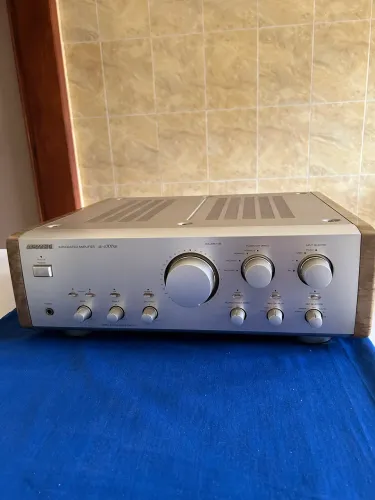 Amplificador SANSUI AU 707 XR em excelente estado de conservação