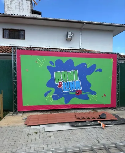 Placas e adesivos
