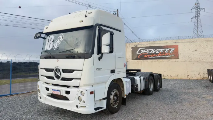 Mercedes Benz Actros 2651 2018 6x4 automático BX km repasse