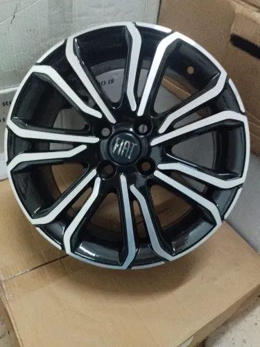 Rodas da Fiat Strada aro 15