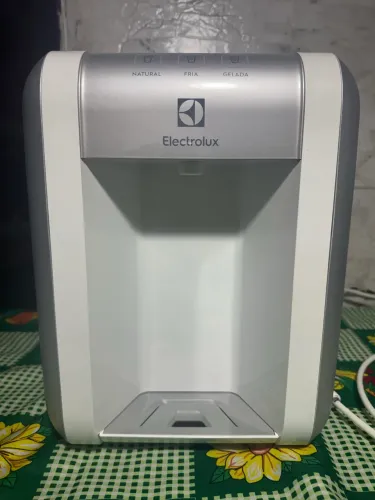 Bebedouro elétrico , valor é 450 