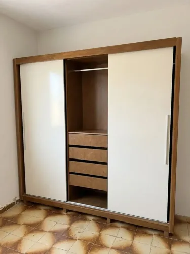 GUARDA ROUPA GRANDE