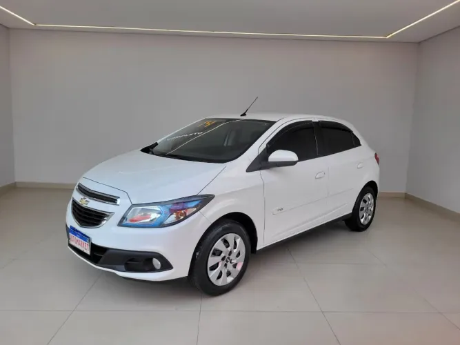 Chevrolet Onix Hatch LT 1.4 8V Flex Power Mec. 4P 2014
