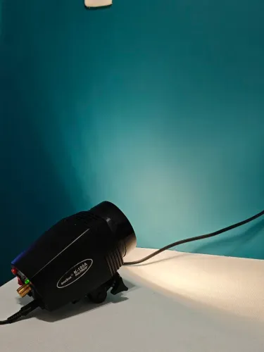 Tocha Godox K-180A - 110V (Para conserto ou retirada de peças)