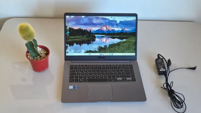 Notebook Asus i5 8th 8GB DDR4 120 SSD
