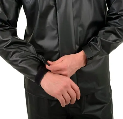 Capa de chuva para motoqueiro pioneira