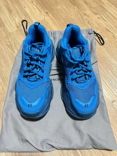 Tênis Balenciaga Triple S
