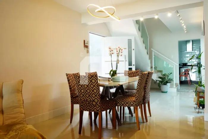 Casa em santa isabel com 3 dorm - 226m² - 2 suites e 2 vagas para venda