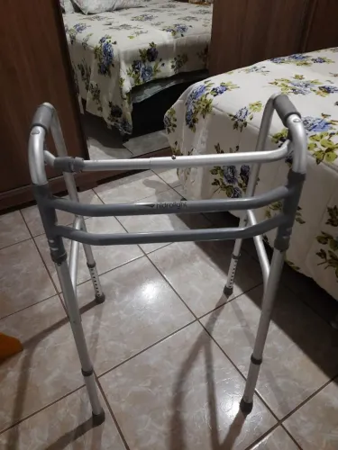 ANDADOR ORTOPÉDICO