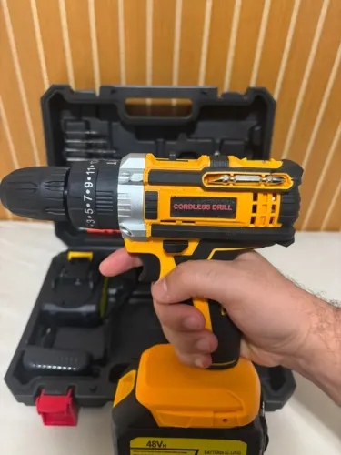 Parafusadeira e furadeira 48v 2 baterias de lítio
