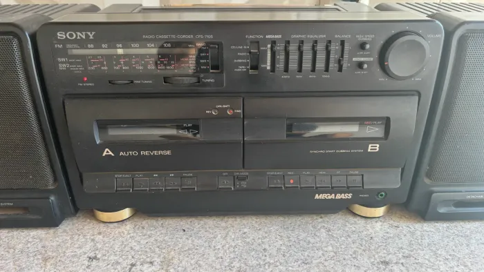 Som Sony dois toca fitas, rádio e CD