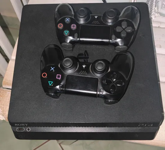 Playstation 4 vendo ou troco