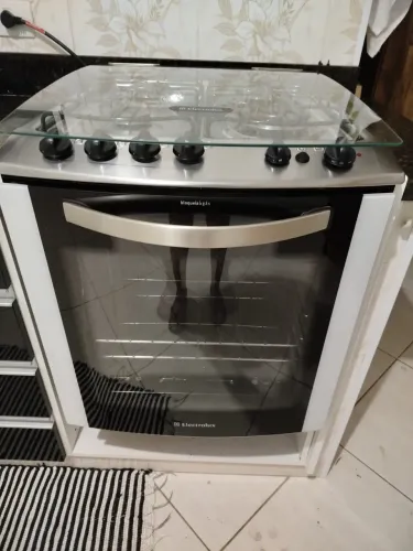 Fogão Electrolux 4 Bocas Inox com Tampa de Vidro - Excelente Estado!