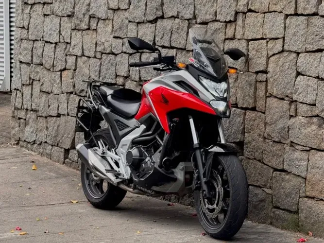 Honda NC 750X 2022 Vermelha | 22.700 km | Acessórios