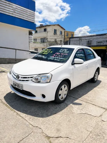 Toyota Etios XS Sedan 1.5 Flex 16V 4P Mec. 2014