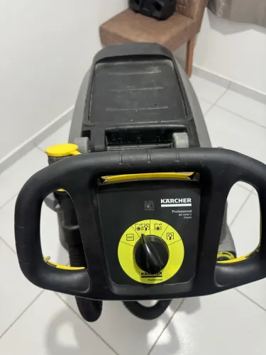 Máquina limpa piso