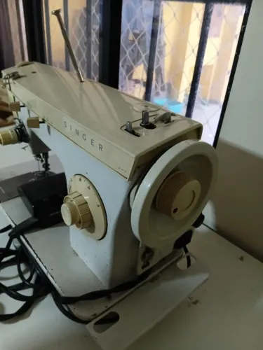 Maquina singer facilita