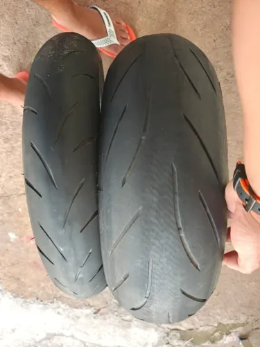 Pneus Bridgestone gsx s 750/semelhantes 