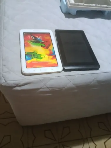 vendo tabletes para retirar de peças todos dois fociona marca Samsung e Philco