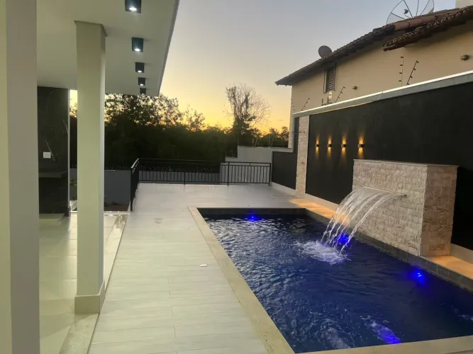 Casa Próximo aeroporto Area de lazer completa com piscina!!!