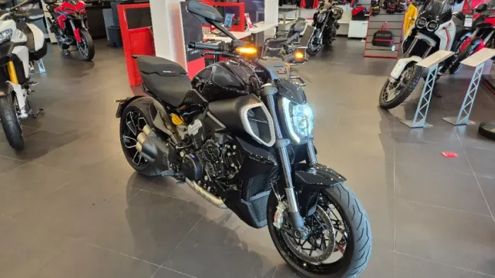 Ducati Diavel V4 1158 2025