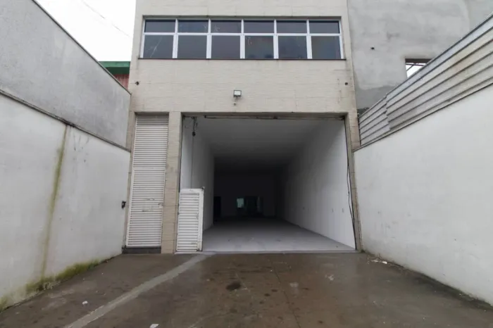 Galpão na Rua Planeta, 831 - 1 172 m²