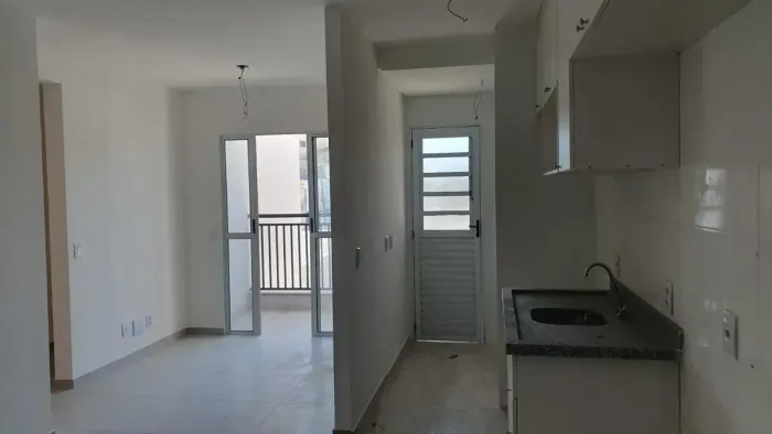 Apartamento para alugar com 02 Dormitórios no bairro Gopuva, travessa da Av. Emilio Ribas