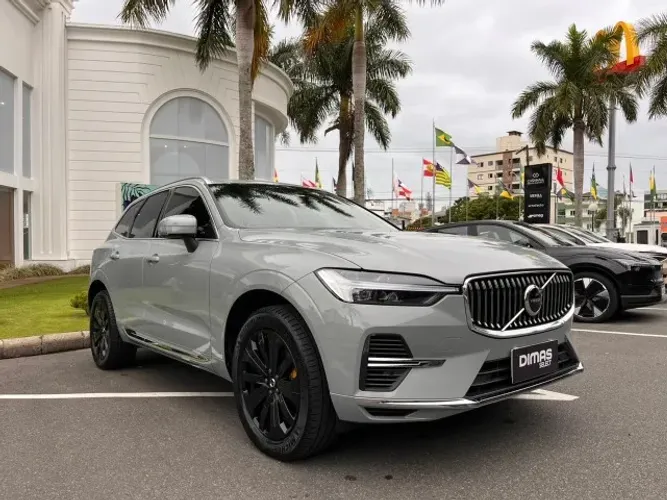 Volvo XC-60 T-8 Plus 2.0 AWD (híbrido) 2025