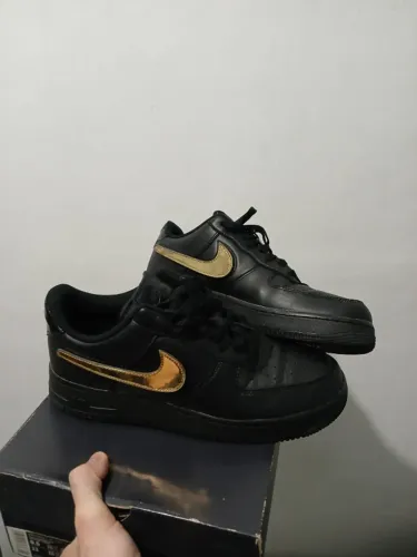 Tênis Nike Air Force 1 07 LV8 3 Preto Swoosh Removable Com Swoosh Pack Tamanho 41