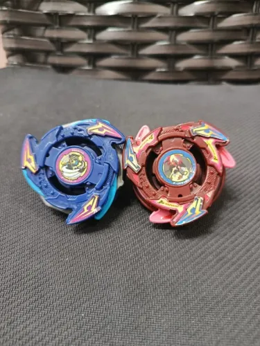 Dark Dragoon e Dark Dranzer Beyblades Clássicos Originais