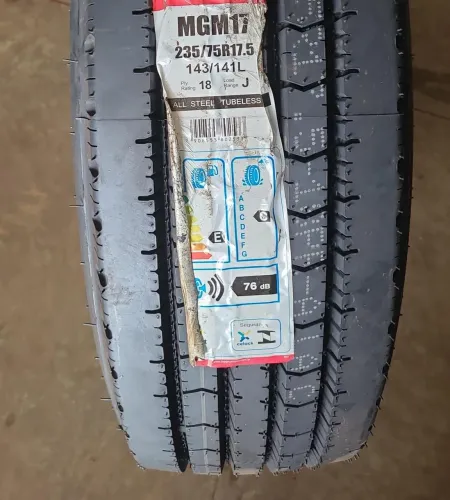 Vendo pneus novos