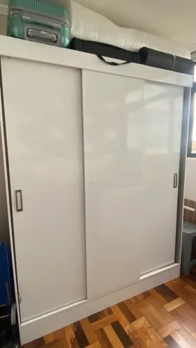 Guarda-Roupa de Portas de Correr Branco