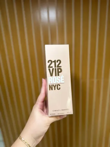 Perfume 212 vip rose 125ml lacrado original