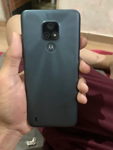 Celular moto E7
