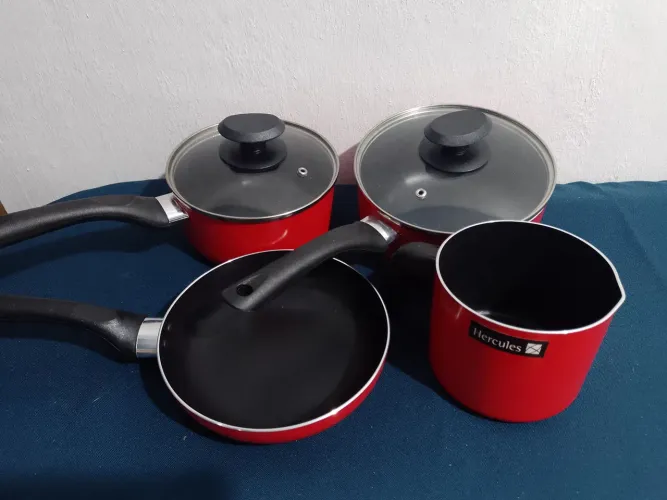 Conjunto de panelas Hércules novo 4 peças. 