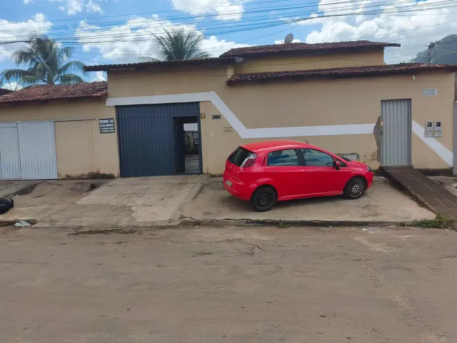 Casa a venda na vila Pai Eterno próximo ao centro da cidade em Trindade-Go