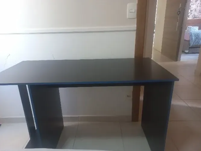 Mesa para escritório ou quarto
