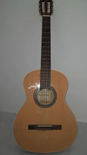 Violão pouco usado, zero