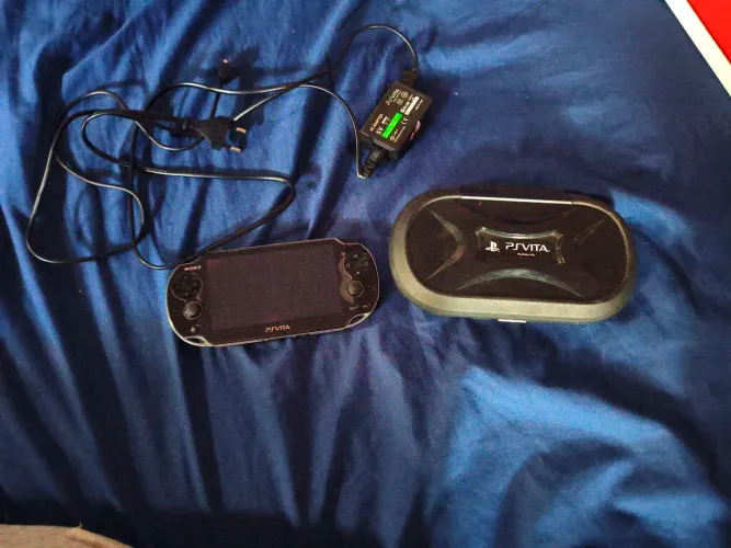PLAYSTATION VITA FAT POUCO TEMPO DE USO