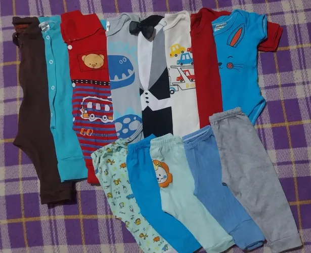 Lote de roupas de bebê 